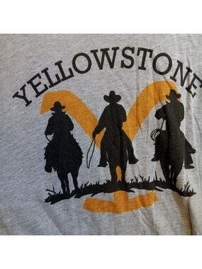 Small T-shirt Yellowstone Graphic Tee Cowboy Print Gray Short-Sleeve Next Level